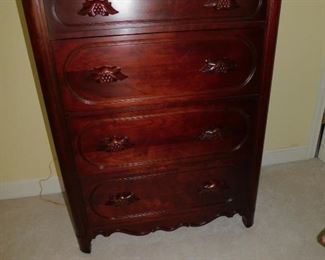 Davis Cabinet Co Lillian Russell Collection 4 Drawer Chest