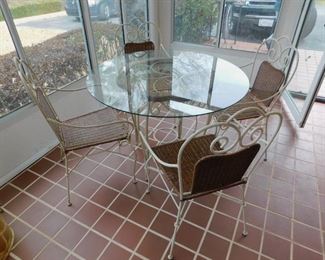 Iron Patio Table With 4 Chairs