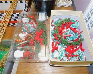 DOLL HOUSE HOLIDAY DECORATIONS