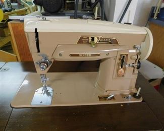 VINTAGE 1959 SINGER MODEL 403A SEWING MACHINE AND CABINET
