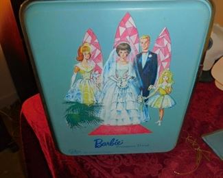 VINTAGE BARBIE TRUSEAU TRUNK