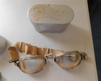 RARE WWII EB MMEYROWITZ LUXOR #5 GOGGLES & CASE