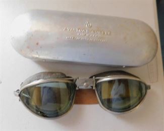 RARE WW2 VINTAGE AN-6530 AVIATOR GOGGLES WITH CASE ONE LENS DAMAGED
