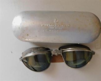 RARE WW2 VINTAGE AN-6530 AVIATOR GOGGLES WITH CASE ONE LENS DAMAGED
