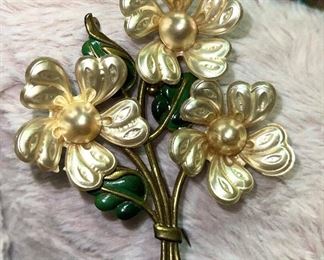 ESTATE of VALUE - Appraisals, Estate Sales & Consignment Sales, 1812 Winter St., Superior, Wi. Open every Friday noon to 6 pm & Saturday 9 am to 3 pm and by appointment. 715-718-8000