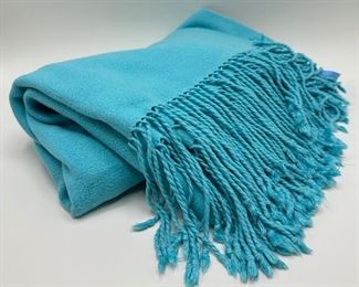 Pur By Pur Cashmere Bamboo Cotton Throw, Freshly Dry Cleaned
Lot #: 100