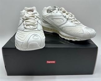 New In Box Nike Air Max 98 Supreme Men's Sneakers, Size 9.5
Lot #: 17
