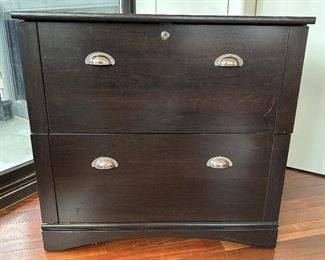 2 Drawer Filing Cabinet With Chrome Handles
Lot #: 44