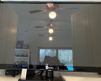 _____$100 
TV Samsung (2013)