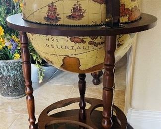 _____$240 
Made in Italy Zoffoli world globe bar 38Tx 19W