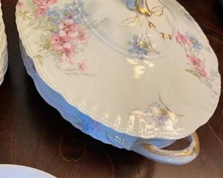$275 Theodore Haviland Limoges France dining set. 12 dinner plate, 10 dessert or salad plates, 6 scallop saucers, 5 smooth saucers, 2 cups, 9 large soup bowls, 2 tea cups, 1 server, 1 large platter, 1 small platter, 7 salt, 1 butter, 1 creamer.