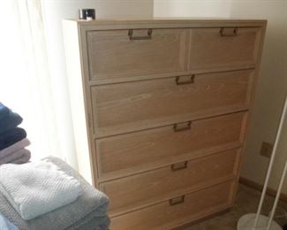DREXEL CHEST OF DRAWERS