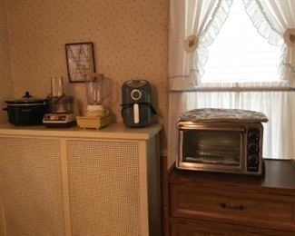 Toaster oven and small appliances 
