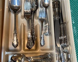 ONEIDA STAINLESS STEEL FLATEWARE 