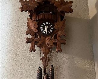SWEET GERMAN BLACK FOREST WOODEN CUCKOO CLOCK RUNS GREAT ! 
