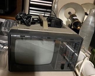 TMK PORTABLE TV ~ RADIO