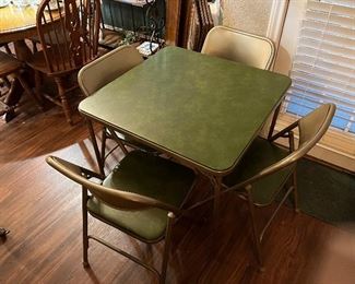 HIGHLY SOUGHT AFTER VINTAGE GREEN SAMSONITE CARD TABE AND FOUR CHAIRS 