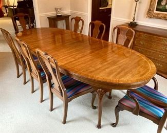 Vintage Henredon Queen Anne style dining room table and 8 chairs
