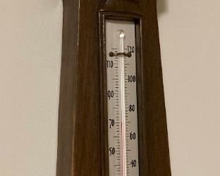 Vintage Springfield weather station
