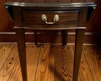 Ridgefield Home drop leaf end table