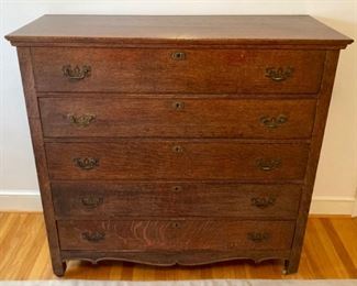 Antique chest of drawers
