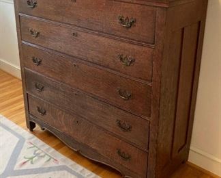 Antique chest of drawers
