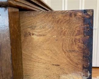 Antique chest of drawers