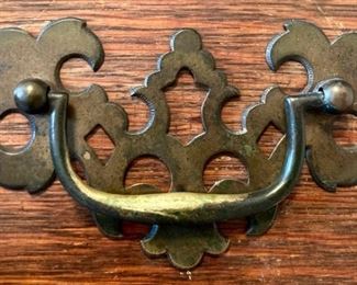 Antique chest of drawers