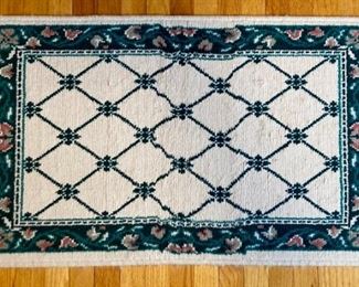 25" x 40" area rug