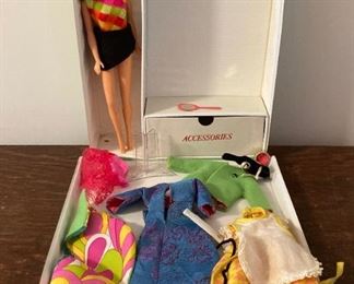 1966 Barbie "Marlo" flip brunette TNT original clothes and stand