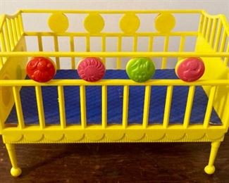 Vintage 1960s Deluxe Reading Suzy Cute doll, crib, bath and clothes