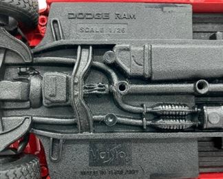 Vintage Maisto Dodge Ram 1:26 model metal pickup truck
