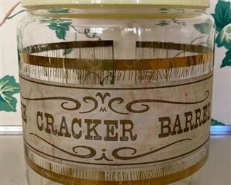 Vintage The Cracker Barrel cracker warmer/crisper