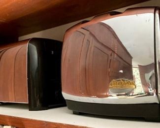 Assorted small kitchen appliances