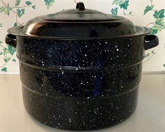 Vintage enamelware stock pot with lid