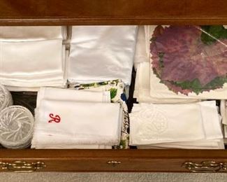 Assorted kitchen linens