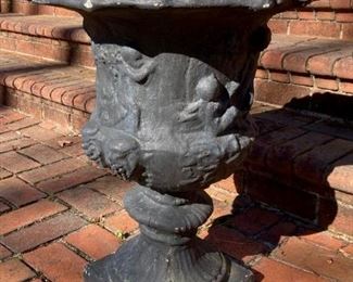 Outdoor pedestal planter