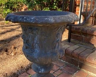 Outdoor pedestal planter