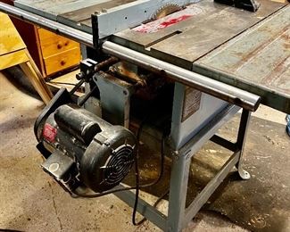 Contractor's table saw-Delta