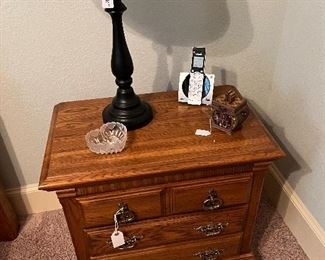 Night stand matches full size poster bed