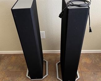 Definitive Technology BP 9020 speakers - 3ft tall and in excellent condition