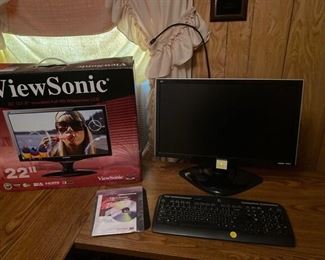 22” VIEW SONIC MONITOR WITH KEYBOARD