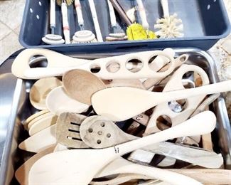 Wooden kitchen utensils 