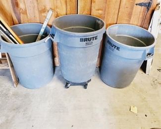 Brute trash cans