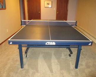 Stiga Supreme Ping Pong Table