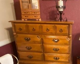 Solid wood chest of drawers, jewelry box, decorative candle holder, 