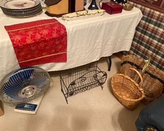 Osculating magazine rack and Baskets