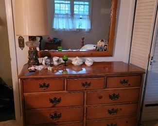 Vintage Bedroom Dresser with mirror $125