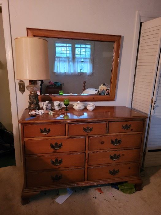 Vintage Bedroom Dresser with mirror $125