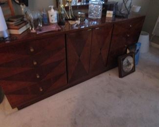 Henredon Scene 4 dresser